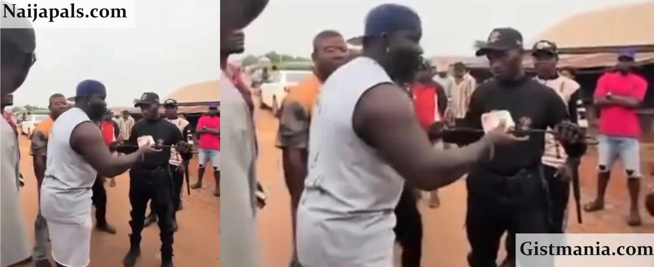 Angry Youths Confront Police Officers, Demand Return of Alleged Bribe Collected at Checkpoint (Video)