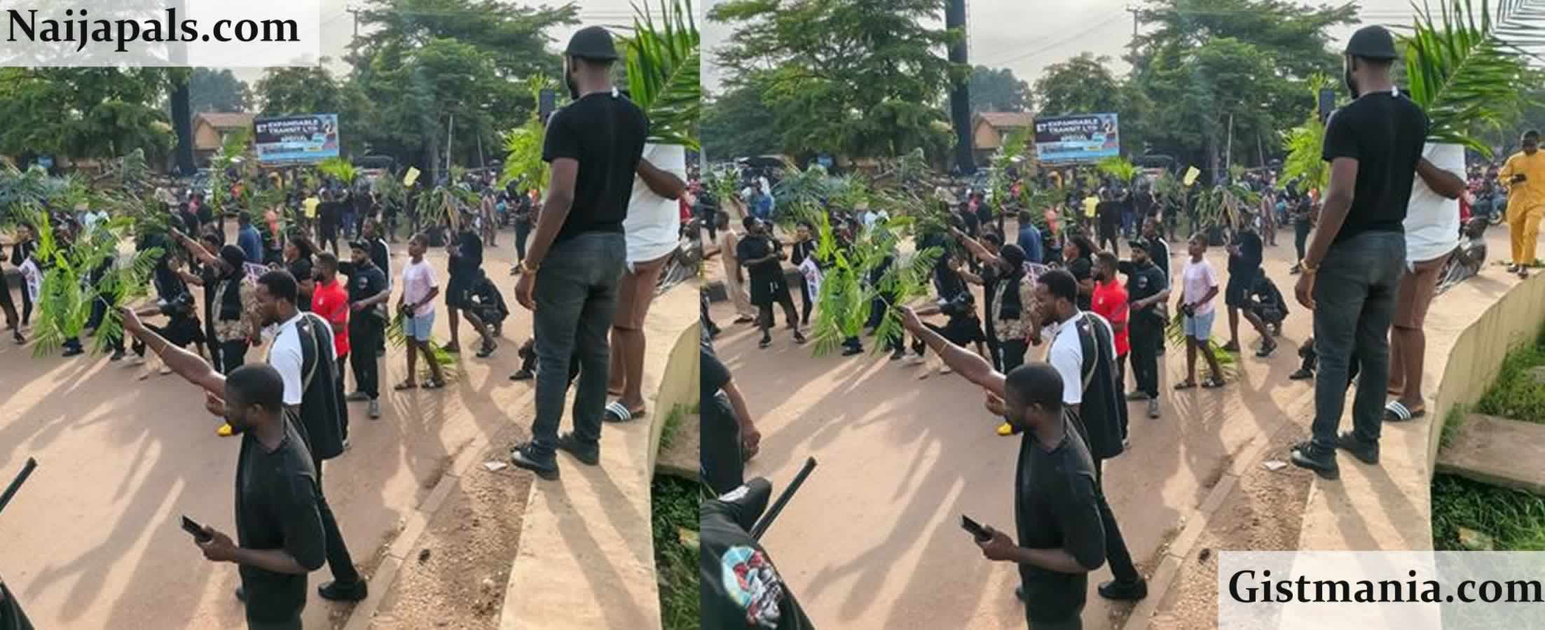 &quot;Go To Yelewata&quot; – Drama As Angry Benue Youths Chase Away Police Commissioner From Protest Ground