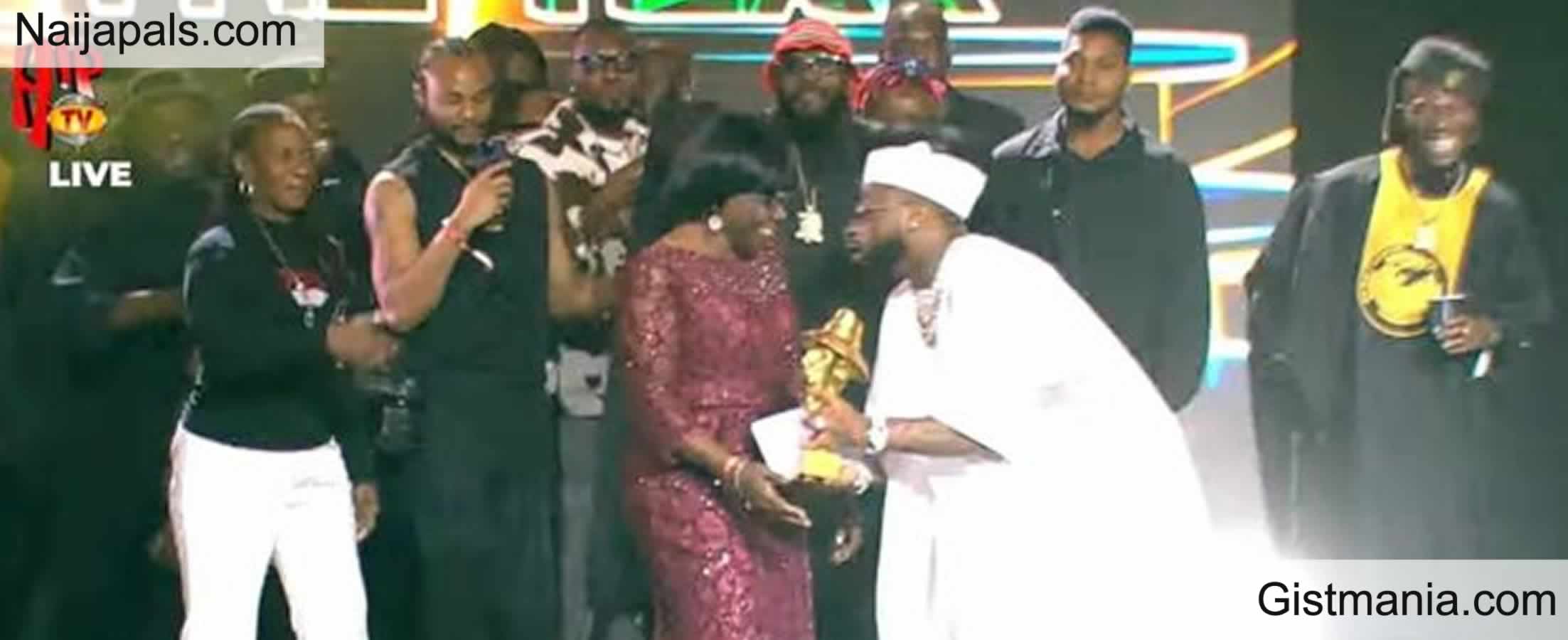Rapper, OdumoduBlvck Wins Next Rated Award At Headies