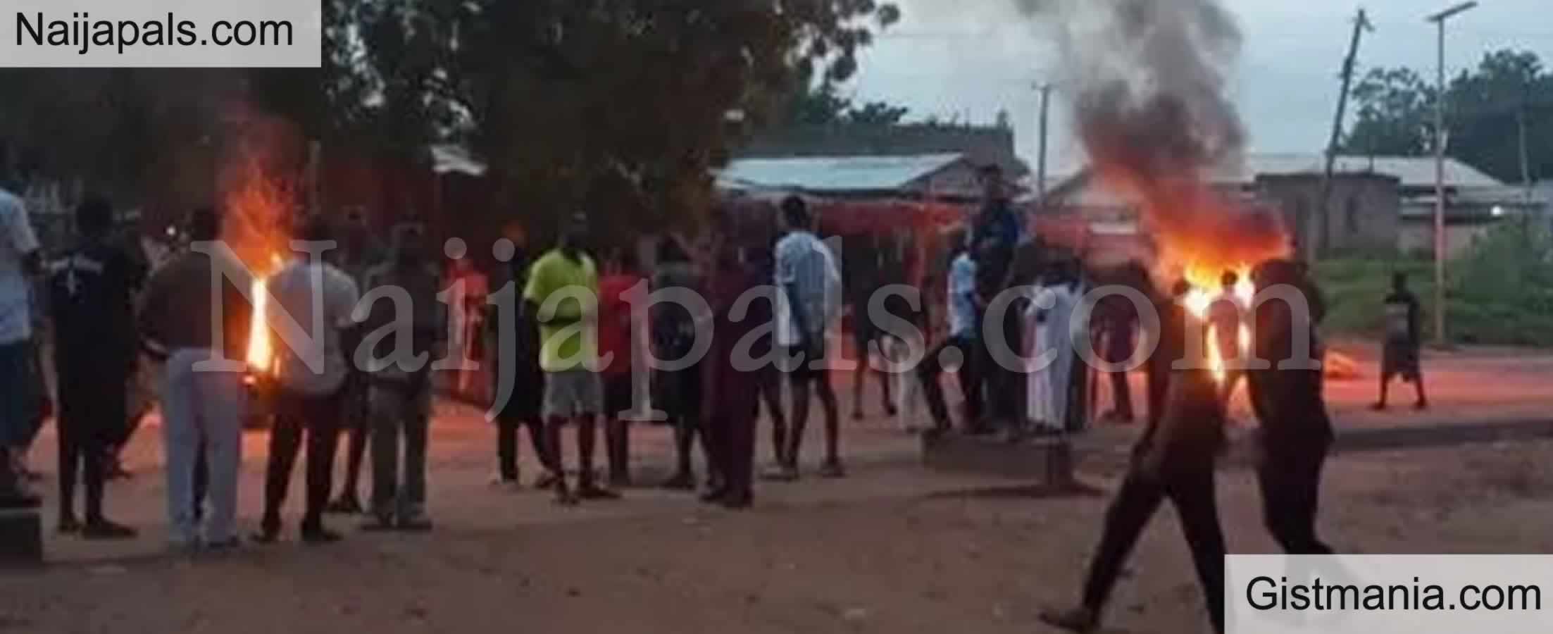 Students Protest As Robbers kill Colleague In IBB University